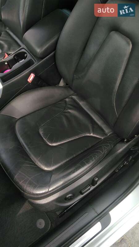 Седан Audi A4 2010 в Львові
