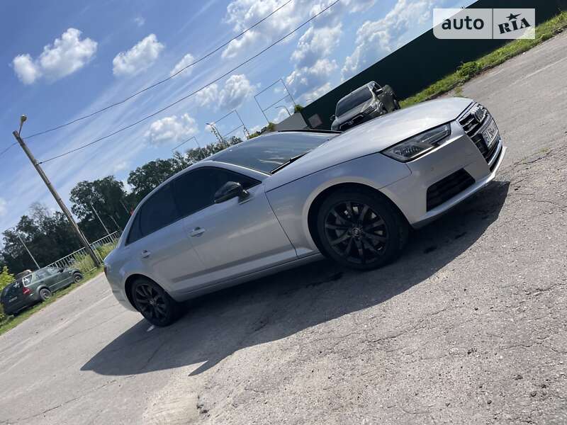 Седан Audi A4 2015 в Полтаве