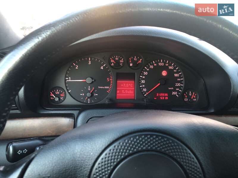 Седан Audi A4 1998 в Луцке