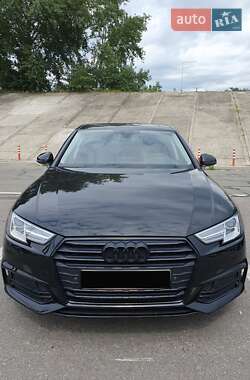 Седан Audi A4 2015 в 