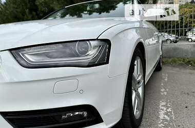 Седан Audi A4 2013 в 