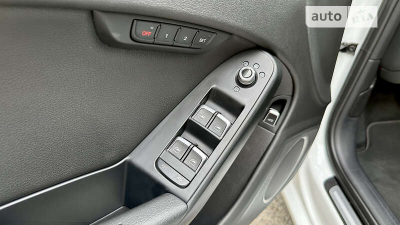 Седан Audi A4 2013 в Одессе