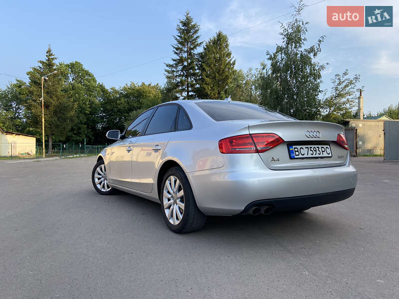 Седан Audi A4 2011 в Самборе