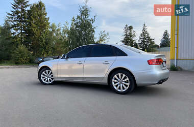 Седан Audi A4 2011 в Самборі