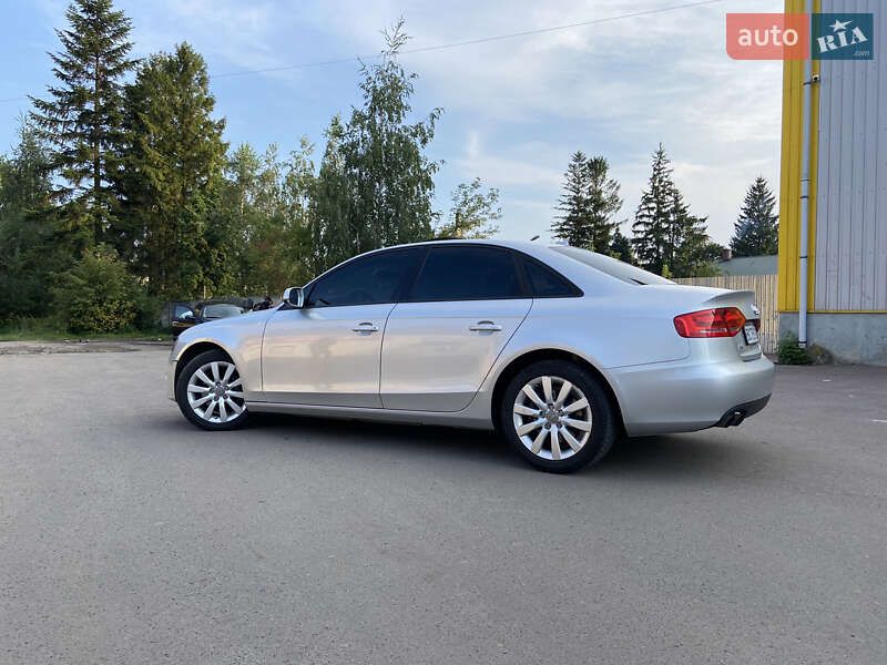 Седан Audi A4 2011 в Самборе