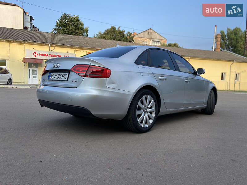 Седан Audi A4 2011 в Самборе