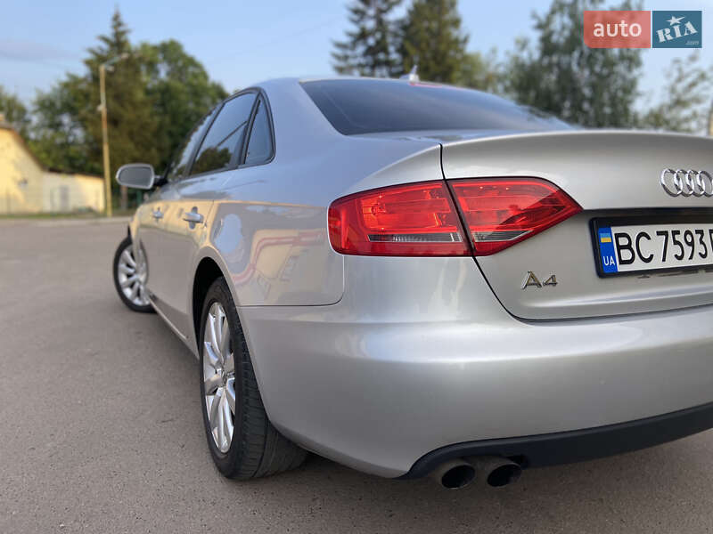 Седан Audi A4 2011 в Самборе