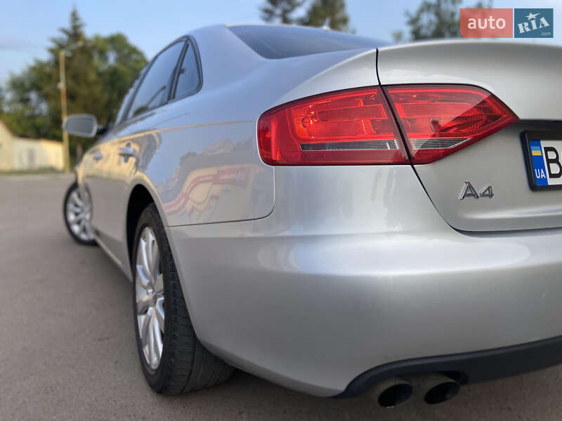 Седан Audi A4 2011 в Самборе