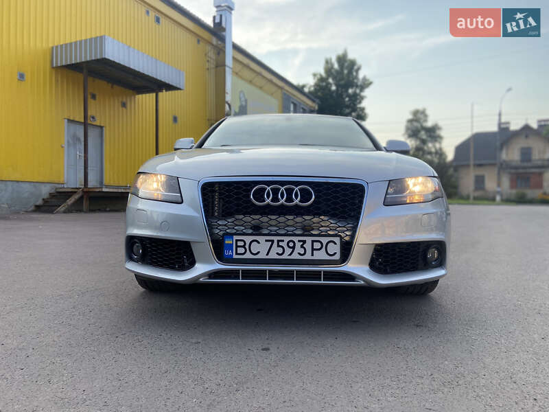 Седан Audi A4 2011 в Самборе