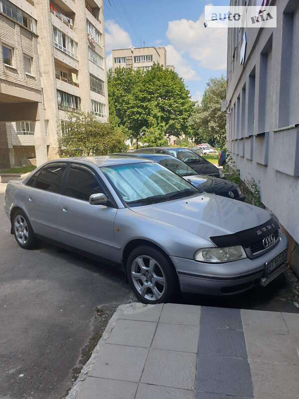Седан Audi A4 1997 в 