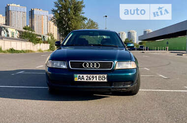 Седан Audi A4 1995 в Киеве