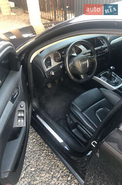 Седан Audi A4 2011 в Мукачево