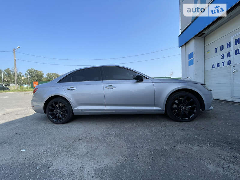 Седан Audi A4 2015 в Полтаве