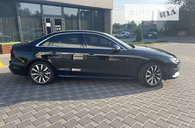 Седан Audi A4 2021 в 