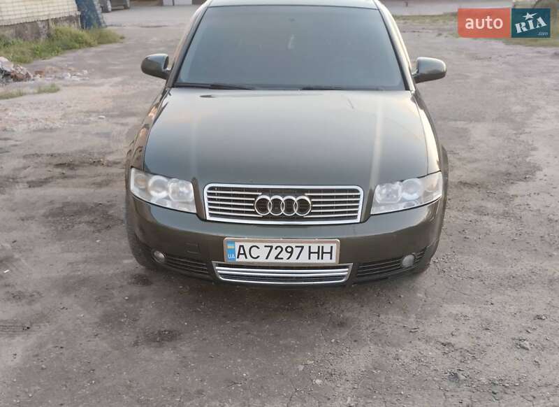 Седан Audi A4 2001 в Ратным