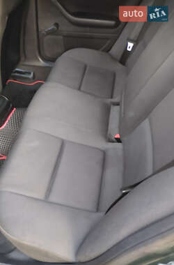 Седан Audi A4 2001 в 
