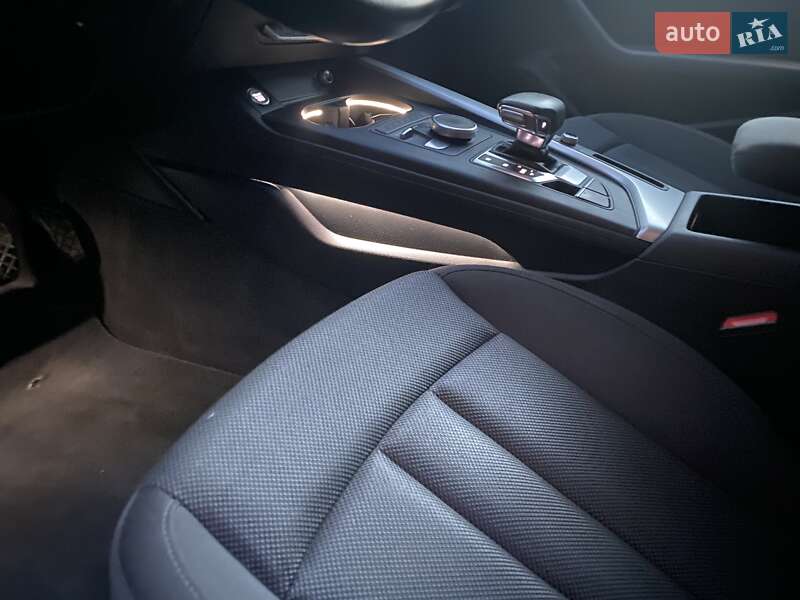 Универсал Audi A4 2018 в Киеве