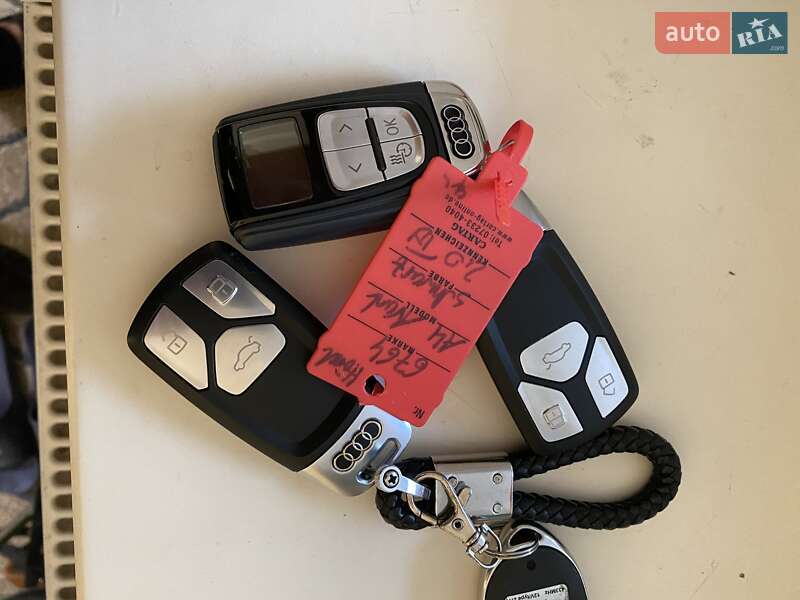 Универсал Audi A4 2018 в Киеве