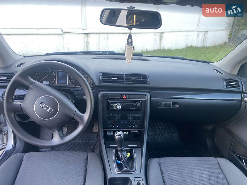 Седан Audi A4 2004 в Львове