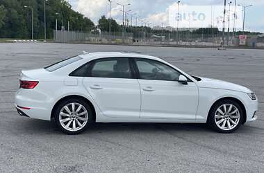 Седан Audi A4 2016 в 