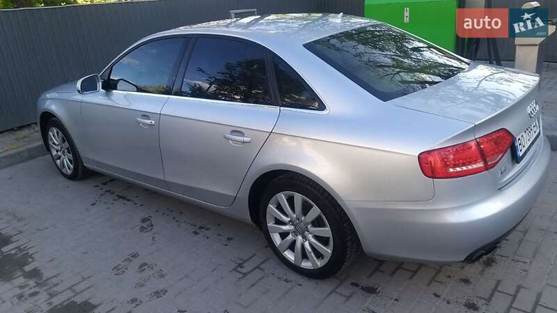 Седан Audi A4 2012 в Тернополе