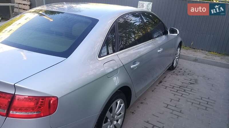Седан Audi A4 2012 в Тернополе