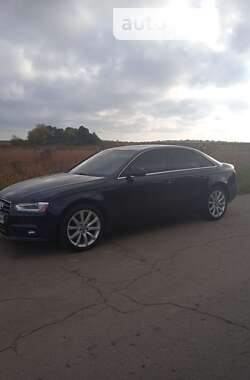 Седан Audi A4 2013 в Ровно