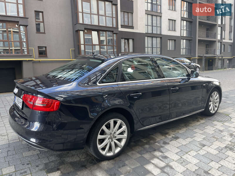 Седан Audi A4 2014 в Ивано-Франковске