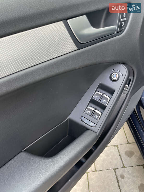 Седан Audi A4 2014 в Ивано-Франковске