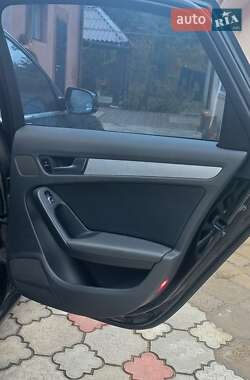 Седан Audi A4 2012 в Ровно