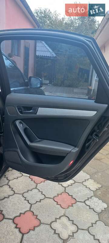 Седан Audi A4 2012 в Ровно