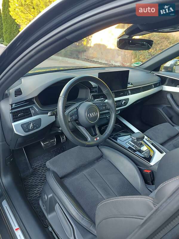 Универсал Audi A4 2020 в Киеве