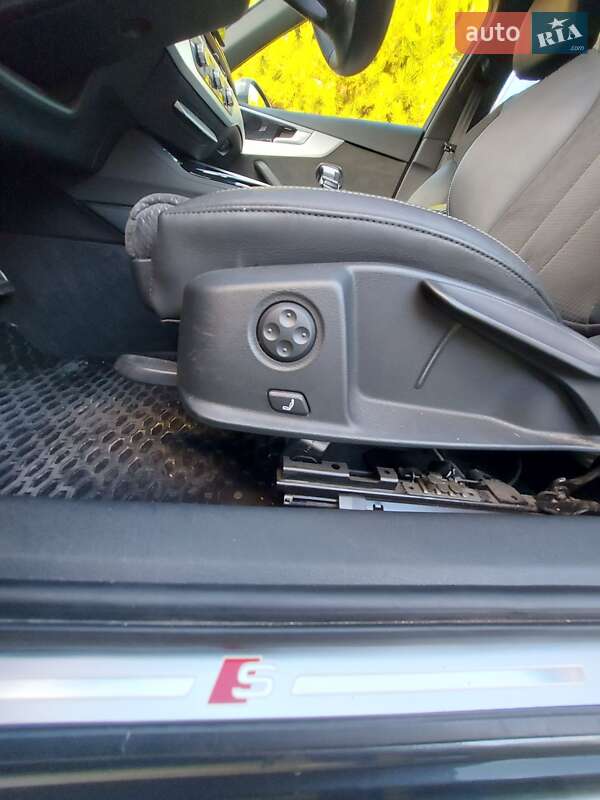 Универсал Audi A4 2020 в Киеве