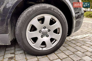 Седан Audi A4 2004 в 
