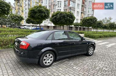 Седан Audi A4 2004 в 