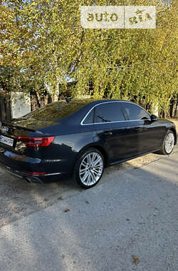 Седан Audi A4 2016 в 