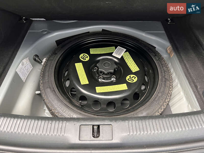Седан Audi A4 2016 в Львові