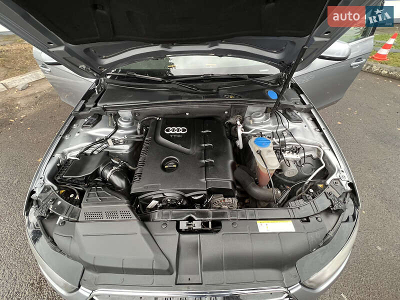 Седан Audi A4 2016 в Львові
