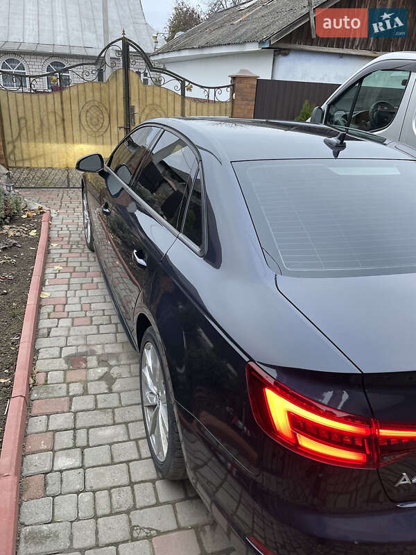 Седан Audi A4 2017 в Днепре