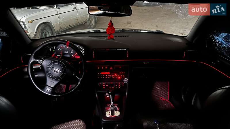 Универсал Audi A4 2000 в Черновцах