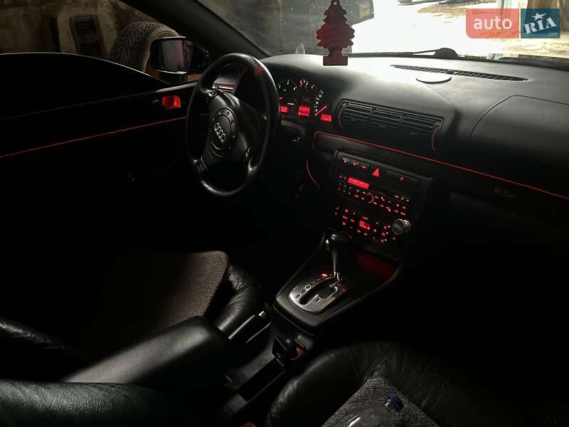 Универсал Audi A4 2000 в Черновцах