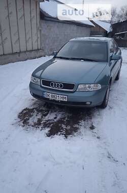 Седан Audi A4 1999 в Березному