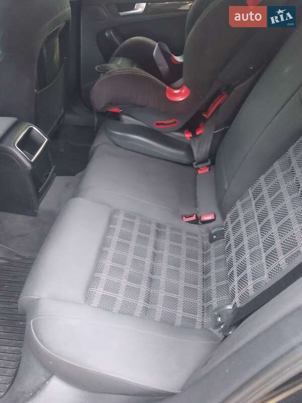 Универсал Audi A4 2011 в Глухове