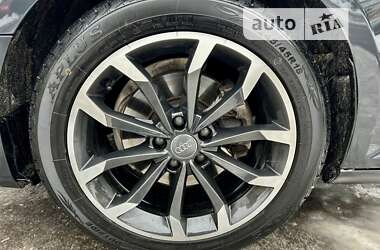 Седан Audi A4 2018 в 