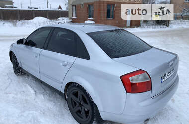 Седан Audi A4 2004 в 