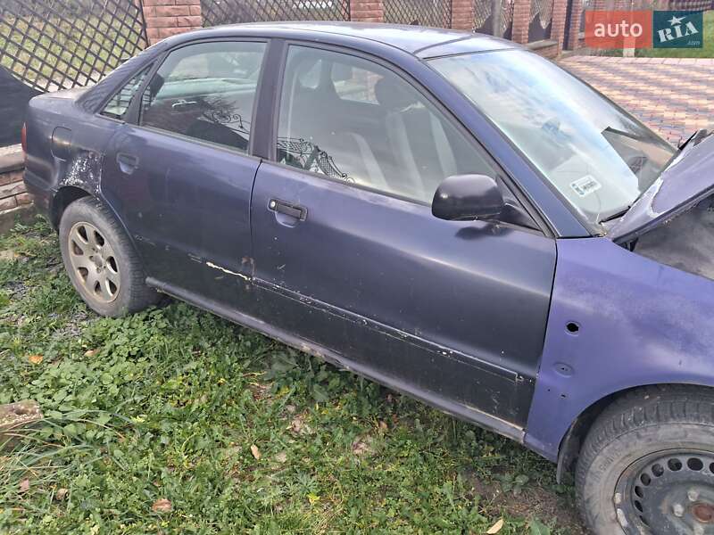 Седан Audi A4 1995 в Турке фото 2 Седан Audi A4 1995 в Турке