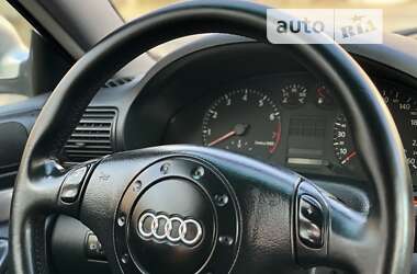 Седан Audi A4 1999 в 