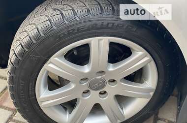Седан Audi A4 1999 в 
