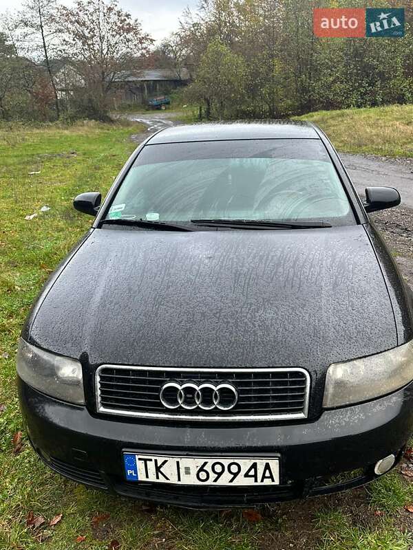 Седан Audi A4 2002 в Хусте