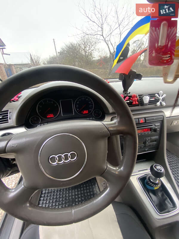 Седан Audi A4 2004 в Копычинце